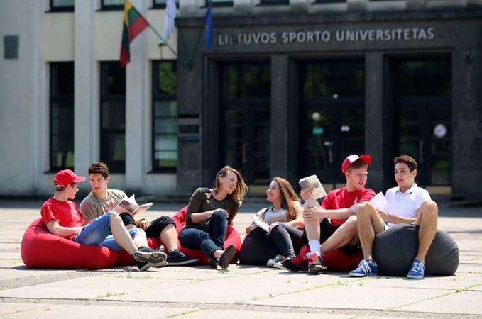 Spręs, ar Sporto universiteto prijungimas prie LSMU neprieštarauja Konstitucijai