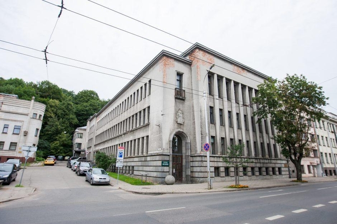 Paveldosauga imsis Kauno tarpukario perlų priežiūros