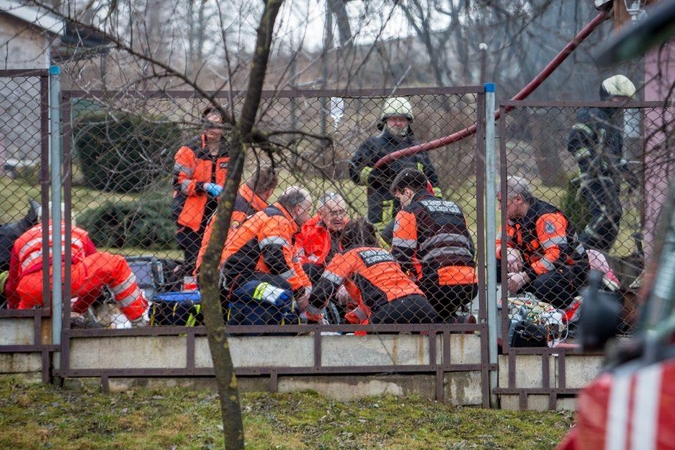 Tragedija Tunelio gatvėje: iš gaisro išnešti du mažamečiai neišgyveno