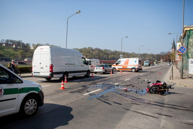 Daug: avarijų, į kurias patenka motociklų vairuotojai, šiltuoju metų laiku šalies mastu įvyksta kone kasdien.
