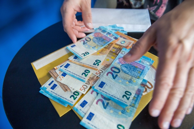 Vyriausybė patikslino kitų metų biudžeto projektą, dar 157 mln. eurų skiriama keliams