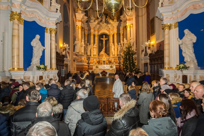 Kauno arkikatedroje miestiečius subūrė jaukios Piemenėlių mišios