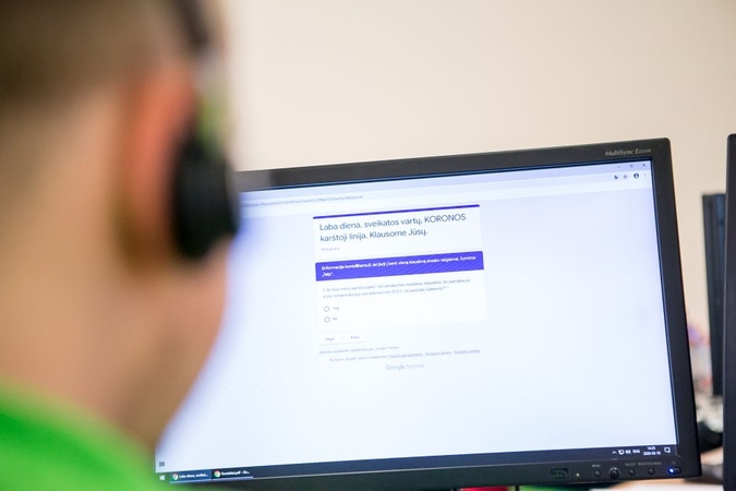 Karštojoje linijoje norėjusi įsidarbinti savanorė suglumo pamačiusi darbo grafiką