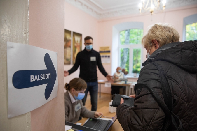 Apibendrino balsavimą iš anksto: rinkėjų aktyvumas panašus kaip ir pirmajame ture