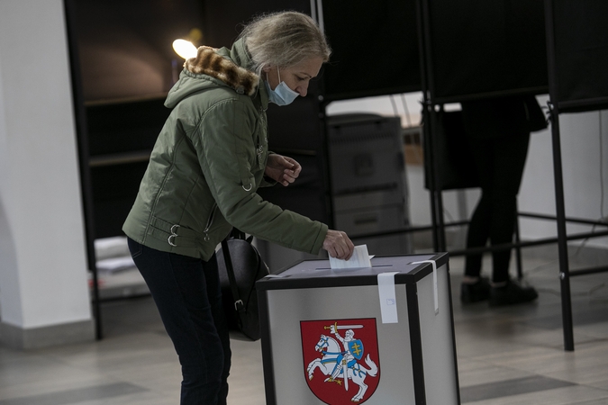 Koronaviruso fone lietuviai grįžo prie balsadėžių: renkamas naujas Seimas