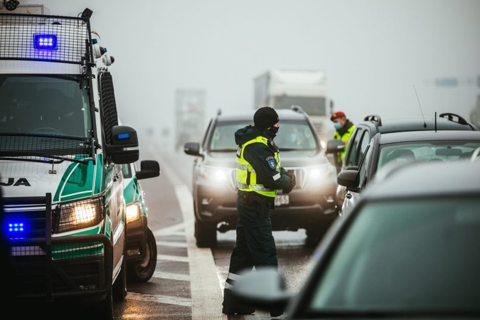 Vyriausybei siūloma pratęsti karantiną iki gegužės, Velykų laikotarpiu atnaujinti judėjimo ribojimus