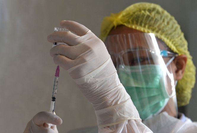 Italijoje 300 medikų kreipėsi į teismą dėl privalomo skiepijimo