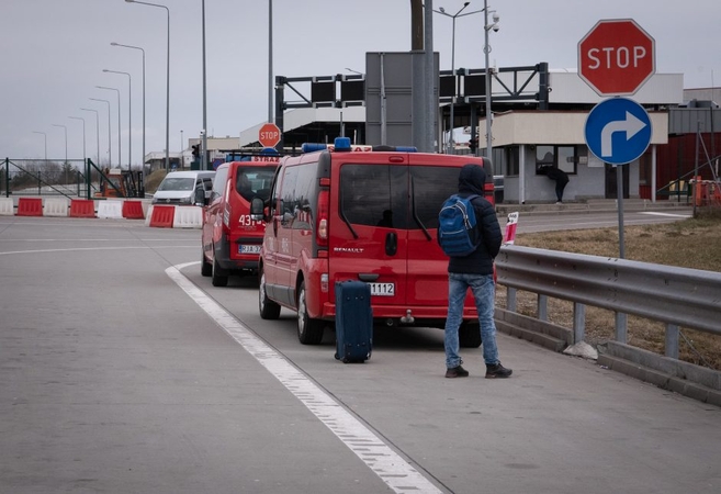 Varšuva: į Lenkiją atvyko daugiau kaip 100 tūkst. ukrainiečių pabėgėlių