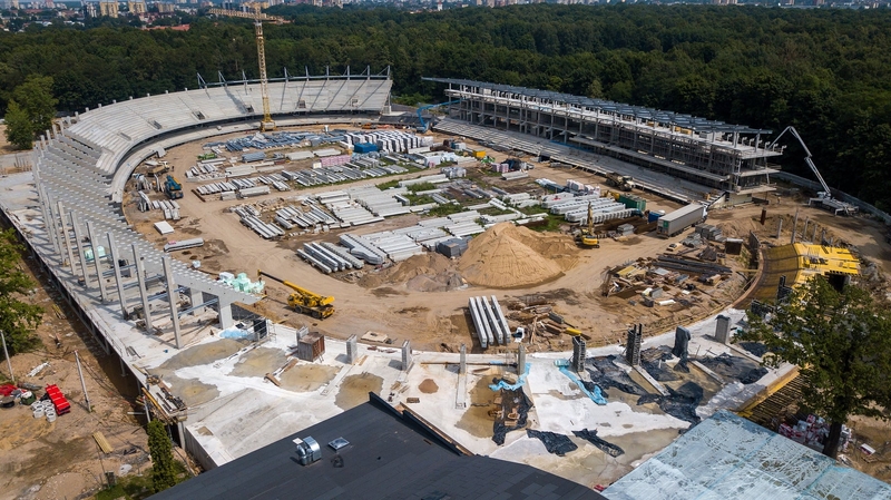 Veiksmas Ąžuolyne: S. Dariaus ir S. Girėno stadione kyla tribūnos, sporto halės darbai – į pabaigą