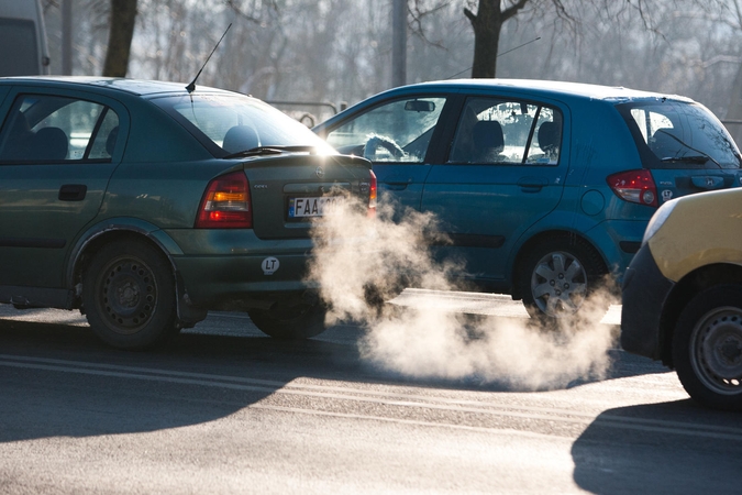 Gavus kompensaciją už taršų automobilį, siūlys įsigyti dviratį ar paspirtuką