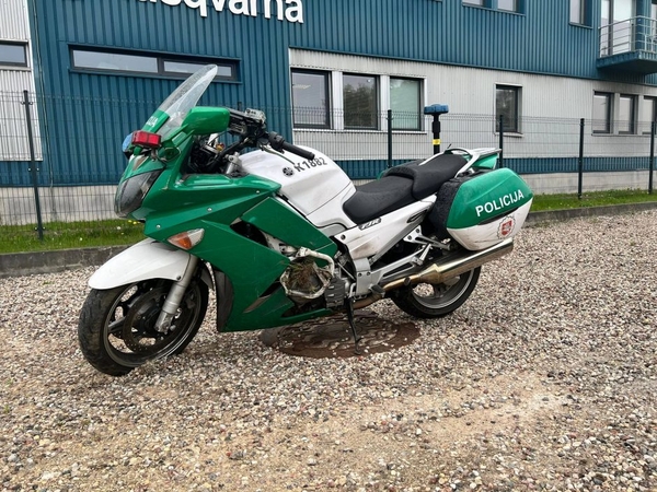 Telšiuose nuo motociklo nukrito ir susižalojo policininkas