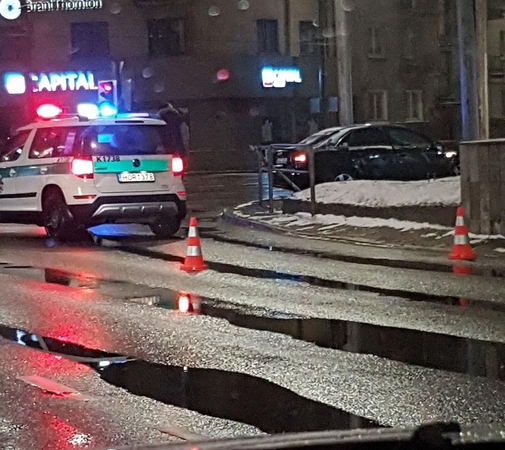 Girto kauniečio kelionė Taikos prospektu baigėsi smūgiu į atitvarus