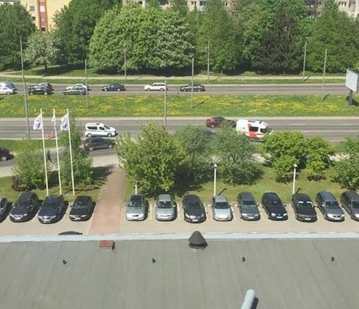 „Toyotos“ ir „VW Golf“ avarija paralyžiavo eismą Taikos prospekte
