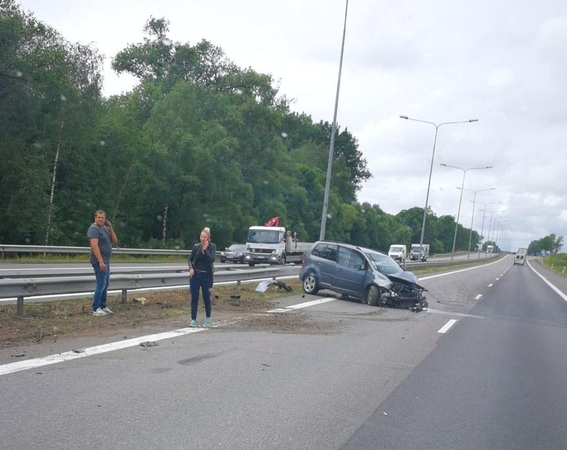 Magistralėje – „Volkswagen“ skrydis į atitvarus
