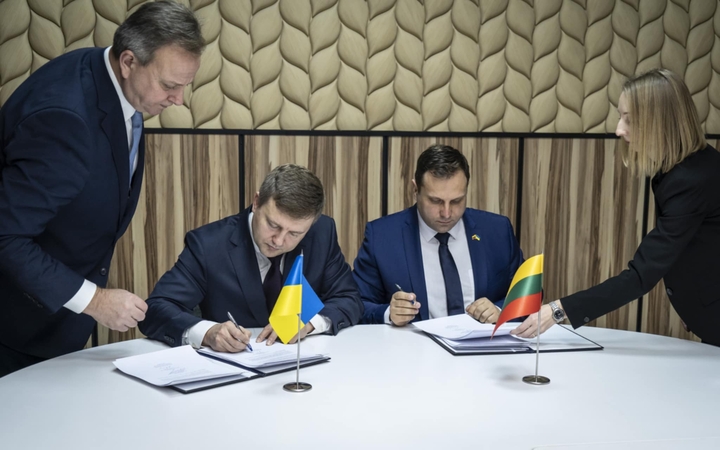 Žada tikrinti, ar per Lietuvą nevežami grūdai iš okupuotų Ukrainos teritorijų