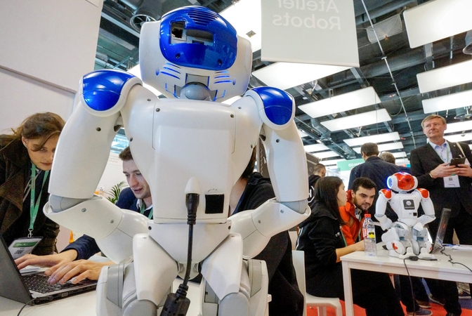 Sergantiems autizmu gelbsti robotai