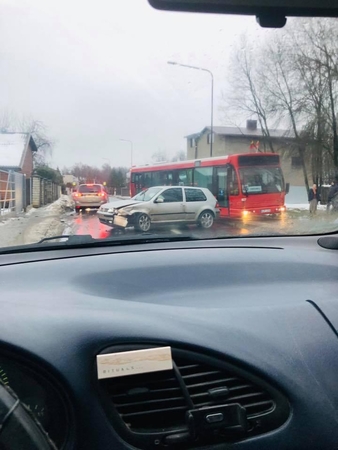 Penktadienis Kaune prasidėjo avarijomis, yra nukentėjusiųjų 