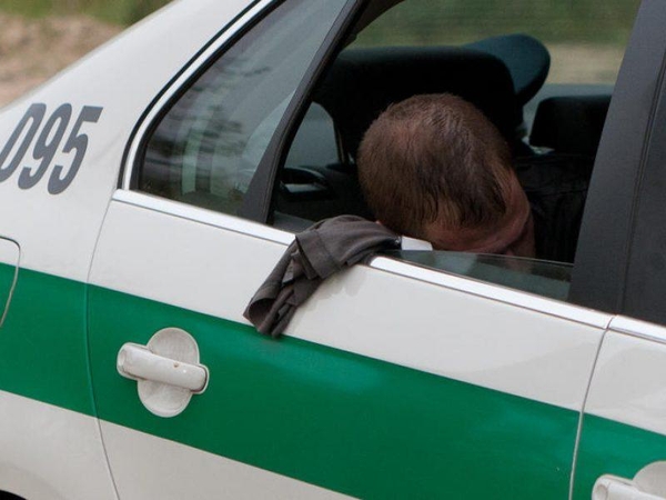 Kiek daugiau nei 3 promilės įpūtęs vyras bandė papirkti policininkus