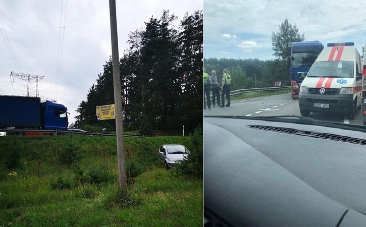 Po susidūrimo su vilkiku „Mercedes-Benz“ skriejo į šalikelę, yra sužalotų