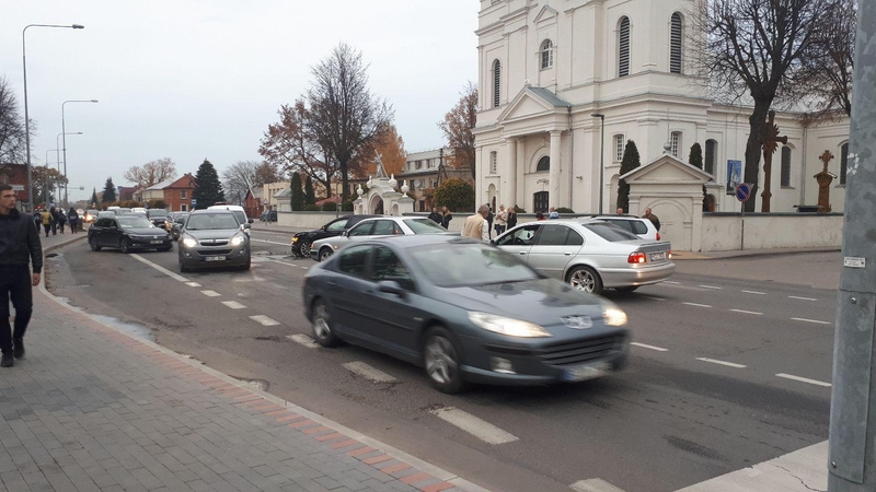 Garliavoje – masinė avarija: paralyžiuotas eismas