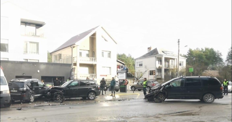 Romainiuose – masinė avarija, sužeistos dvi moterys