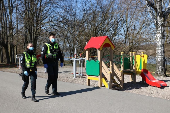Vis dar nesupranta, kas yra karantinas: per parą – 359 pranešimų apie pažeidėjus