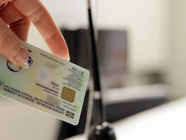 Aistros dėl pilietybės referendumo: vieni mato klastą, kiti sako, kad taip aiškiau
