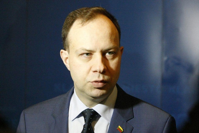 Buldozeriu: ministras A. Veryga savo projektą prastūmė akimirksniu, o pasekmes gali tekti srėbti visiems.