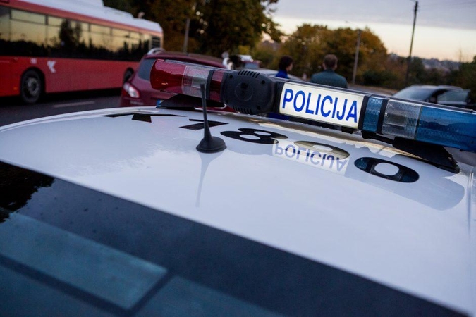 Vilniuje girtas vairuotojas sužalojo stotelėje buvusią moterį