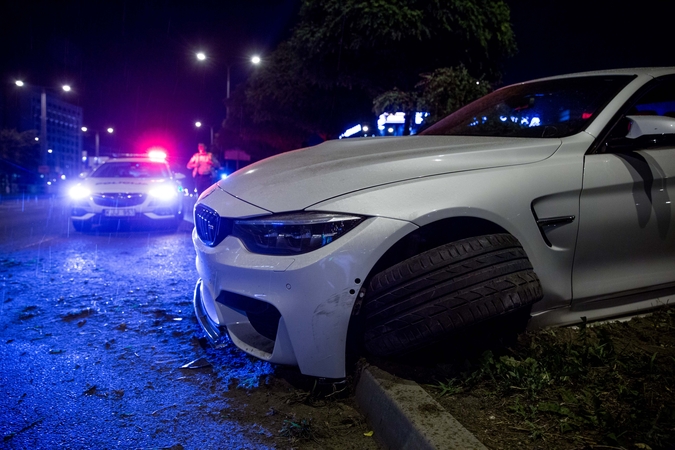 Savaitgalį Kaune bei pakaunėje siaubą kėlė BMW: nukentėjo keturi žmonės