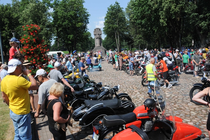 Senų motociklų entuziastai džiugins biržiečius ir latvius