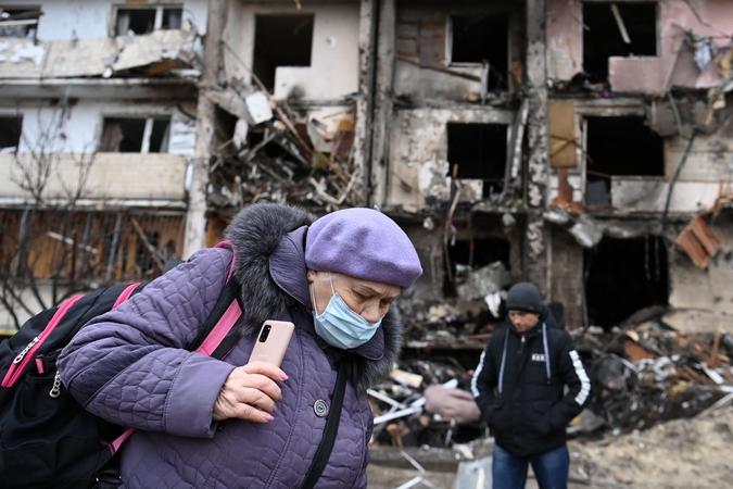 Rusija skelbia atidaranti Ukrainoje kelis humanitarinius koridorius