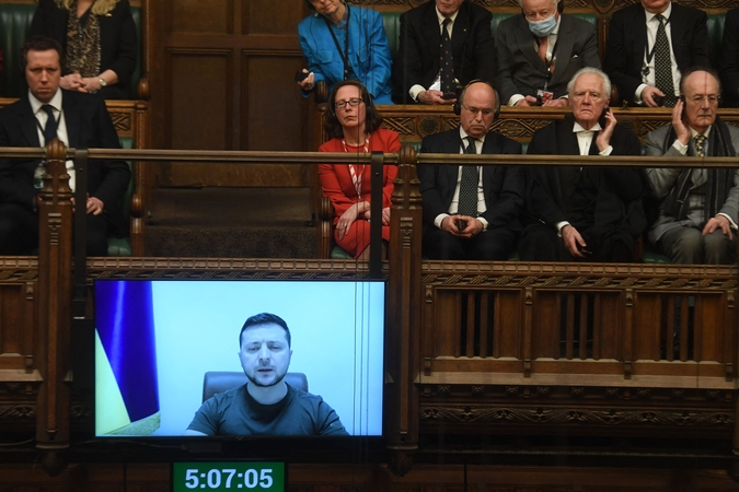 V. Zelenkis dėl „neatidėliotinų reikalų“ atšaukė savo kalbą Europos Taryboje