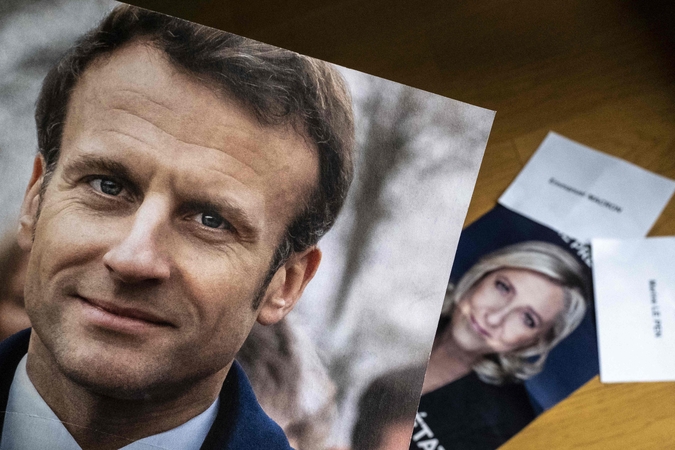 Premjeras: jei rinkimus laimės E. Macronas, atsistatydins Prancūzijos vyriausybė