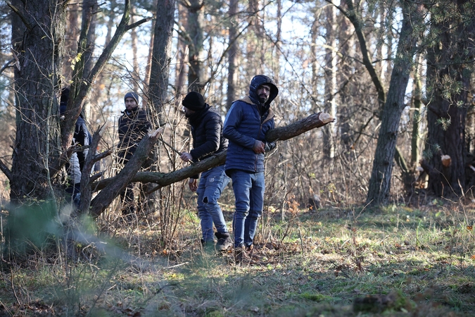 Pasienio gyventojų akyse – baimė dėl migrantų: grįžtame ir nežinome, gal jau kas nors pas mus gyvena