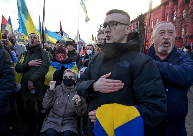 Tvyrant būgštavimams dėl invazijos, Ukraina vasario 16-ąją paskelbė „vienybės diena“