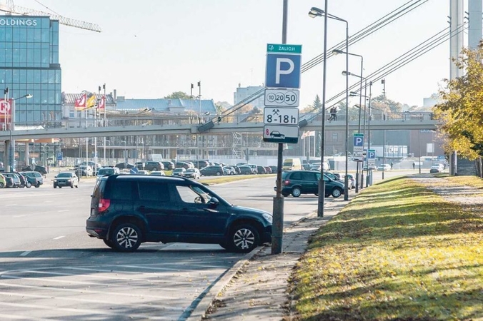 Kaunas išplėtė zonas, kuriose automobilių stovėjimas bus mokamas