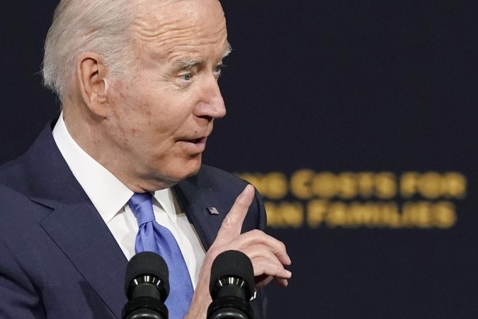 J. Bidenas ketina pasirašyti įstatymo projektą dėl JAV skolos „lubų“