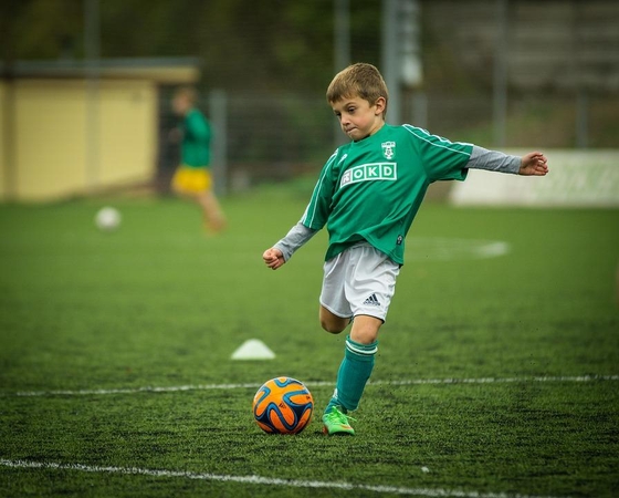 Vaikų lytiniu išnaudojimu futbolo klubuose įtariama per 80 žmonių