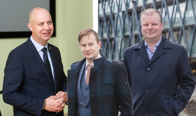 Aurelijus Veryga (kairėje), Šarūnas Narbutas (viduryje), Saulius Skvernelis (dešinėje)
