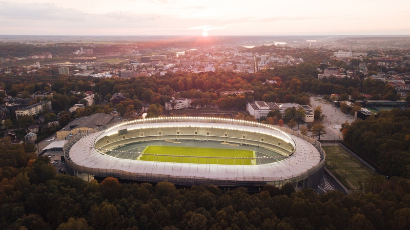 Į stadiono atidarymą – viešuoju transportu: papildomi maršrutai ir nemokamos kelionės žiūrovams