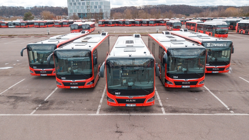 Tvarumas: didžiausias atnaujinimas įmonės istorijoje – net 100 naujutėlių hibridinių ir aplinkai kur kas draugiškesnių MAN autobusų. 