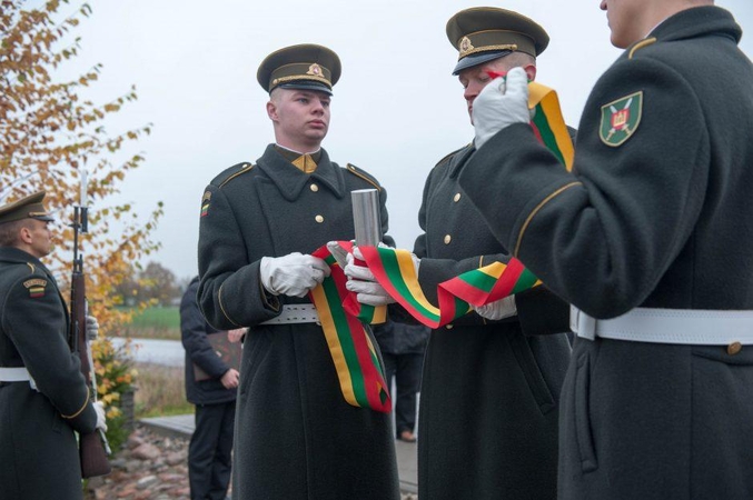 Žemė iš Komunarkos sugrįžo po 77 metų 