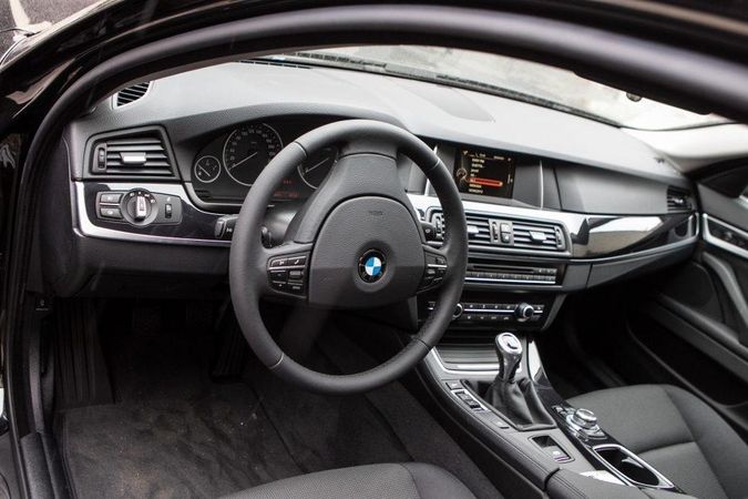 Plėšikai vogtu BMW ilgai nesidžiaugė – pakliuvo į eismo nelaimę