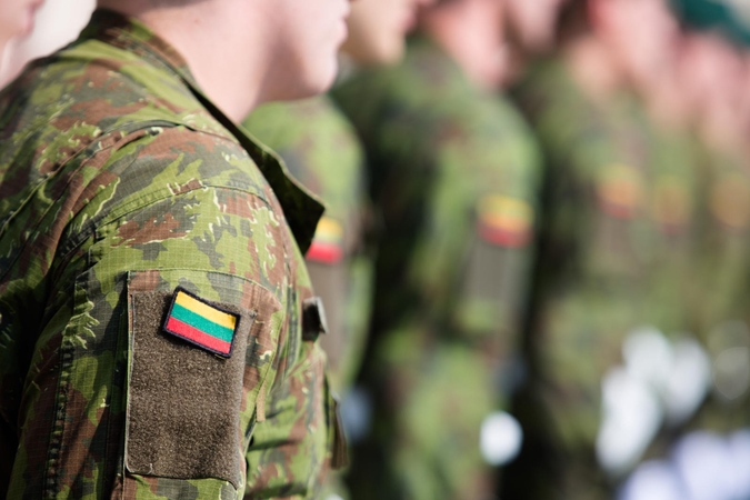 Vyriausybėje skinasi kelią krašto apsaugos sistemos pirkimų reforma