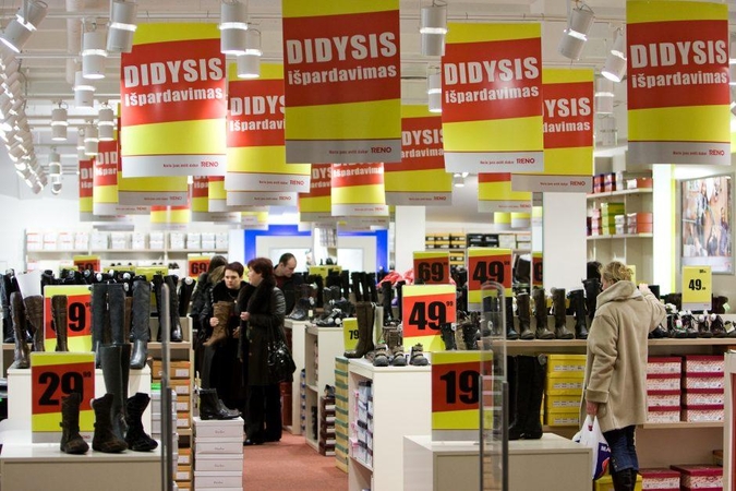 Prekybininkų triukai: sąmoningai parduoda brangiau, o jūs dėl to džiaugiatės