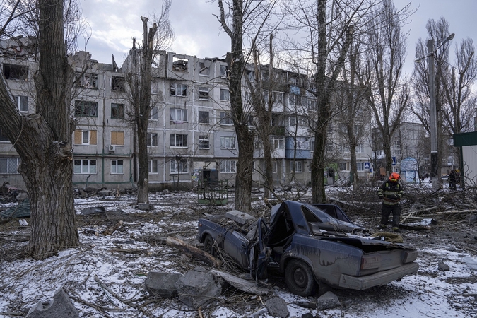 Naktį okupantai Ukrainoje surengė masinį puolimą  