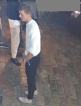 Vėl smurtas Rotušės aikštėje: policija eiško mušeikos