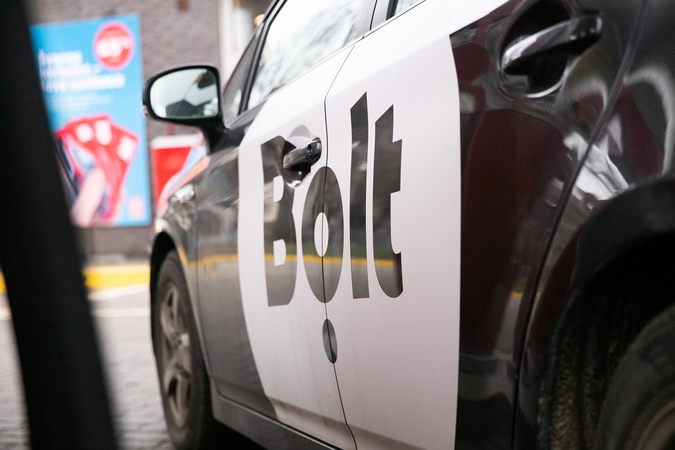 Situacija: ne visi "Bolt" vairuotojai turi reikiamus draudimo dokumentus, tad įvykus nelaimei, jiems tektų žalą atlyginti iš savo kišenės.