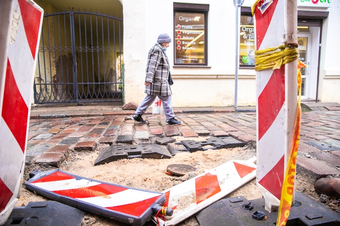 Senamiesčio gyventojus iš proto varo vis atsiveriančios duobės